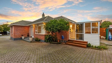 75 Appleby Crescent, Burnside, Christchurch - Carousel 1