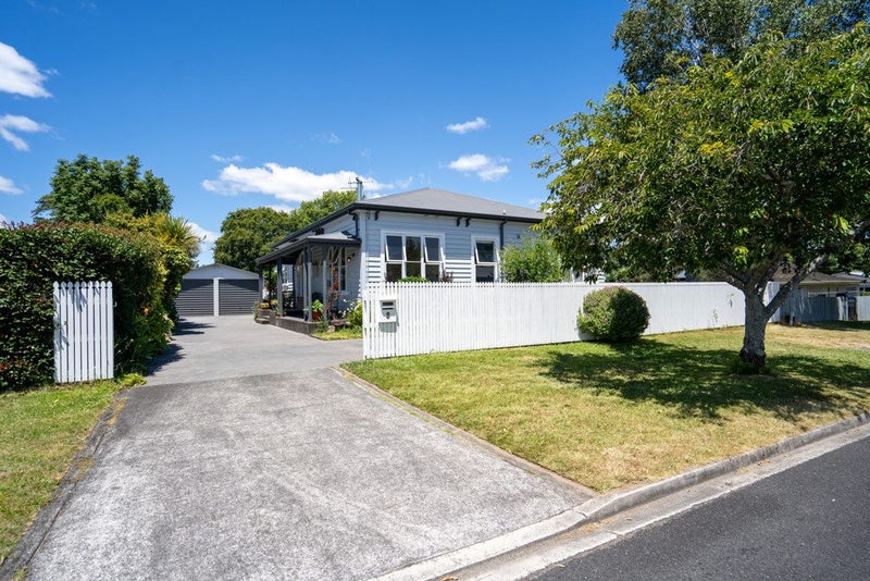 8 Vennell Street, Leamington, Cambridge - Carousel 34