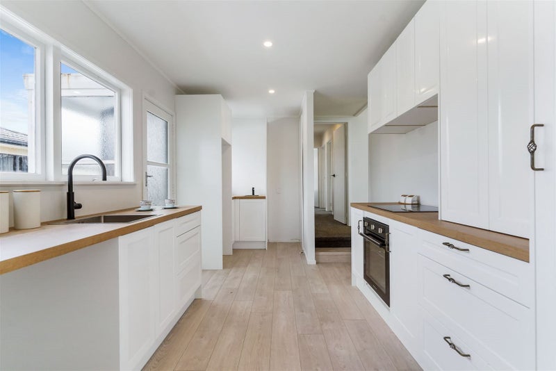 116 Archibald Road, Kelston, Auckland - Carousel 2