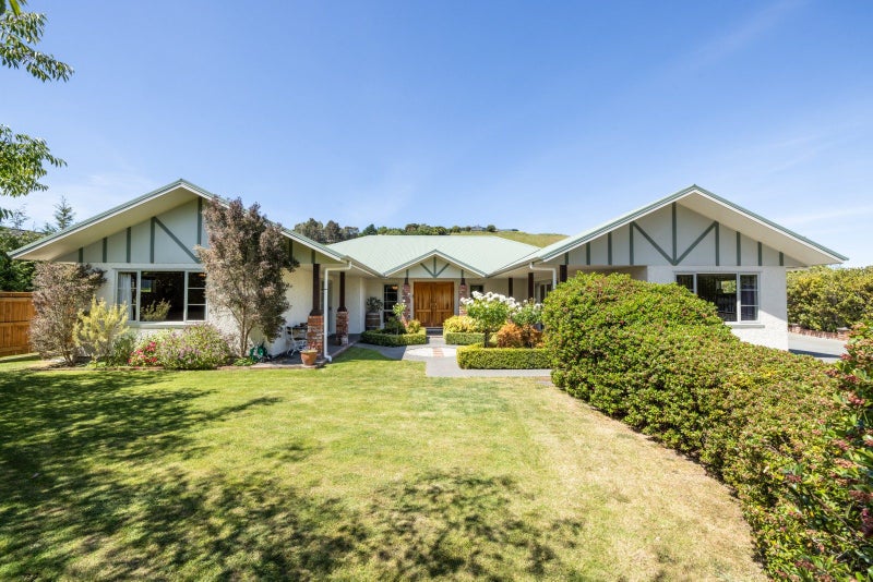 129 Kent Terrace, Taradale, Napier - Carousel 1