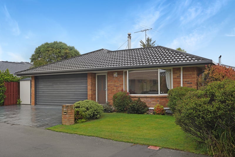 19 Castle Way, Beckenham, Christchurch - Carousel 1