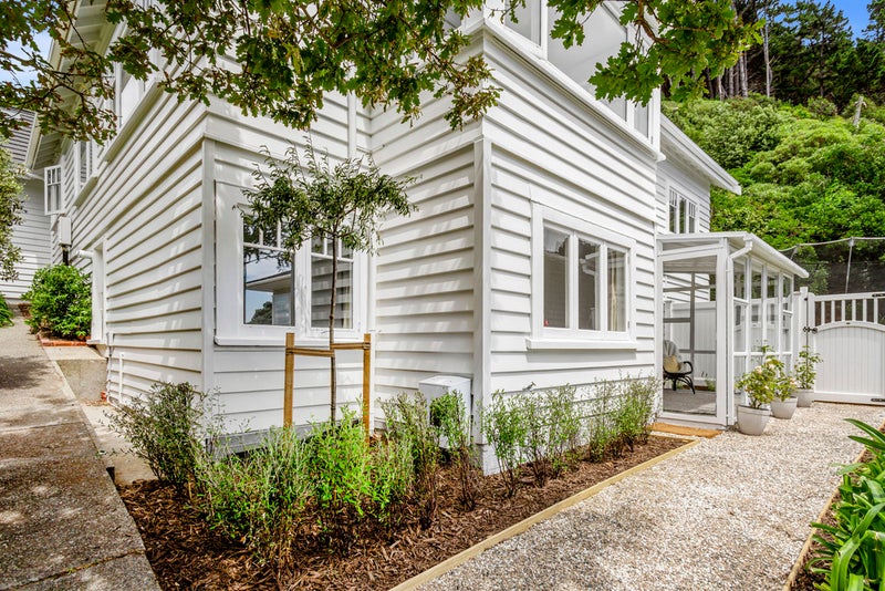 6 Berwick Grove, Seatoun, Wellington - Carousel 23