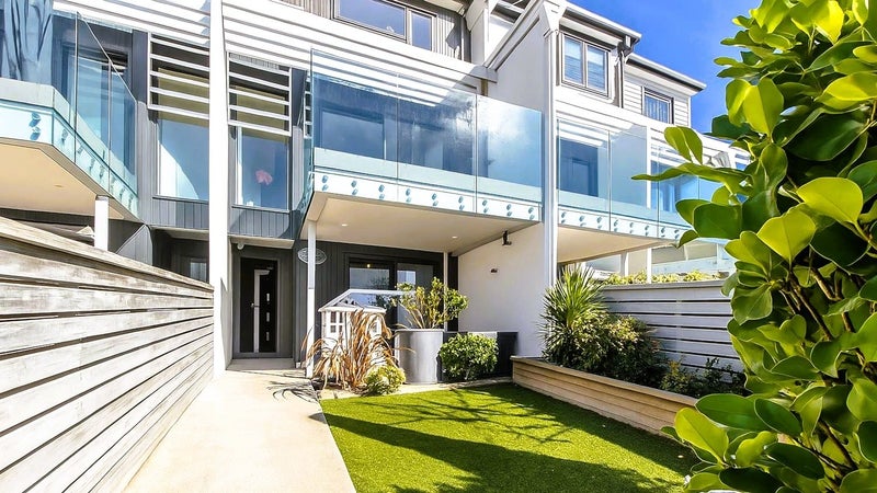 40 Memorial Park Lane, Hobsonville, Auckland - Carousel 1