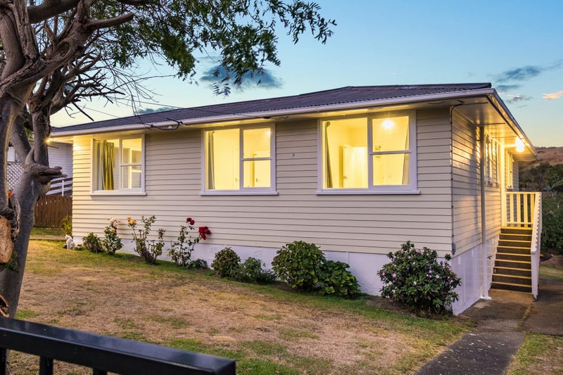 12 Paenui Street, Titahi Bay, Porirua - Carousel 1