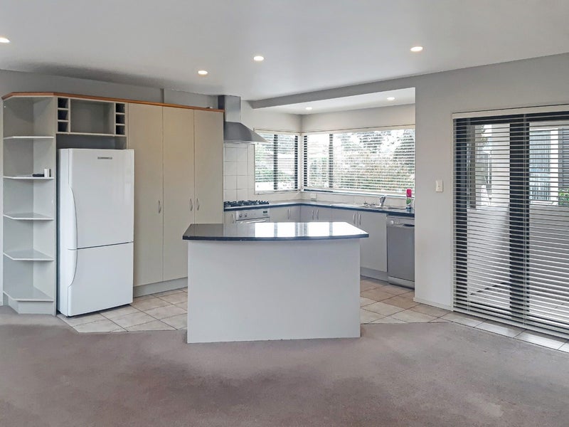 17D Mount Smart Road, Royal Oak, Auckland - Carousel 2