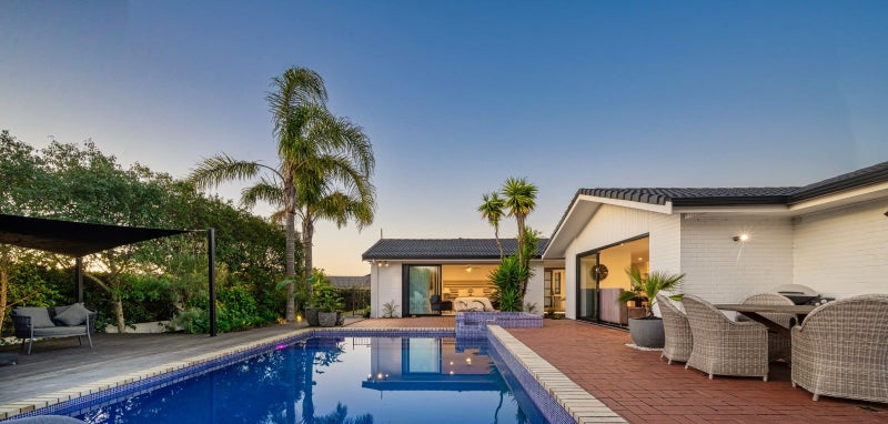 12 Oleander Point, Farm Cove, Auckland - Carousel 1