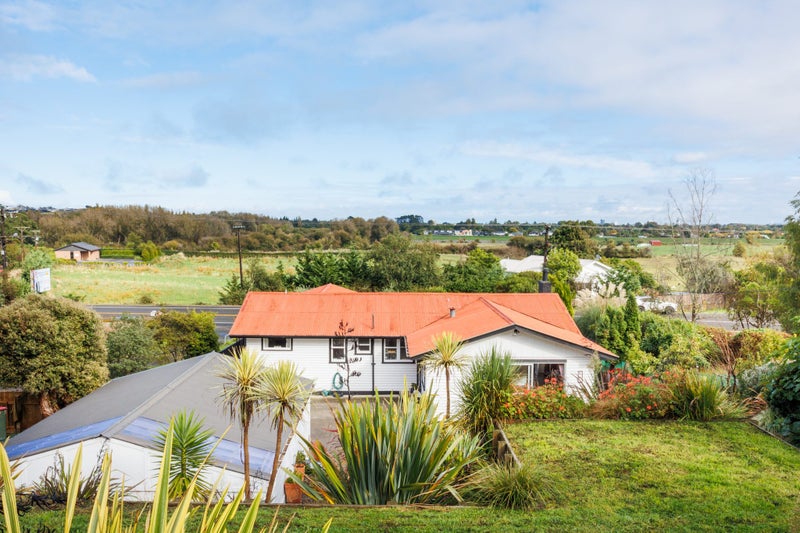 453 Aokautere Drive, Palmerston North - Carousel 1