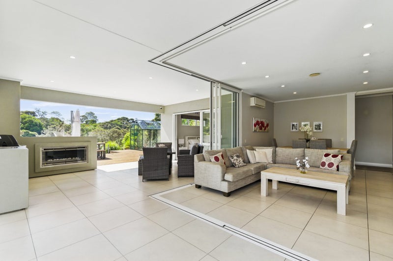 8 Admiralty Drive, Haruru - Carousel 1
