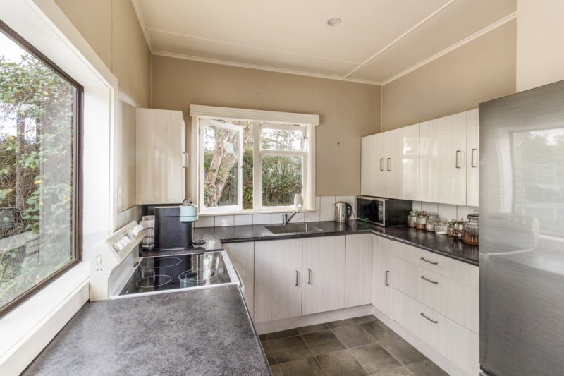 19 Grey Street, Bay View, Napier - Carousel 2