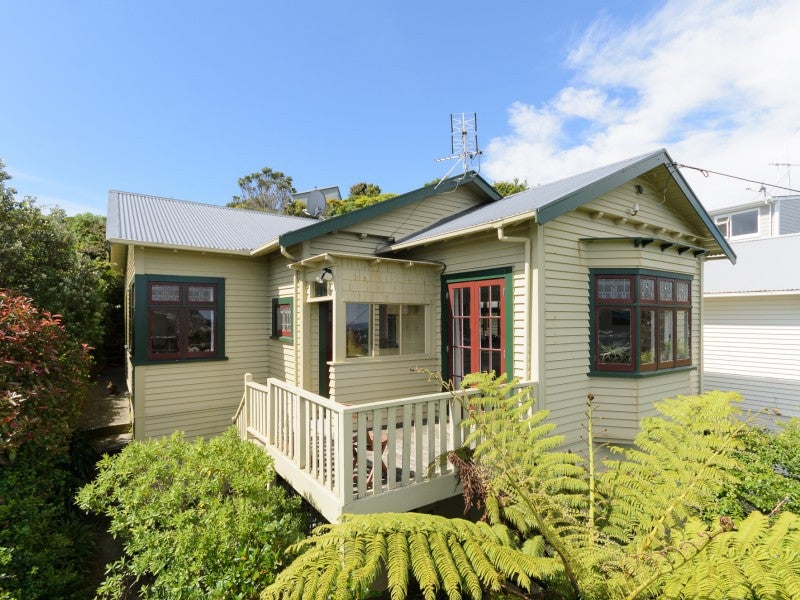 56 Pembroke Road, Northland, Wellington - Carousel 1