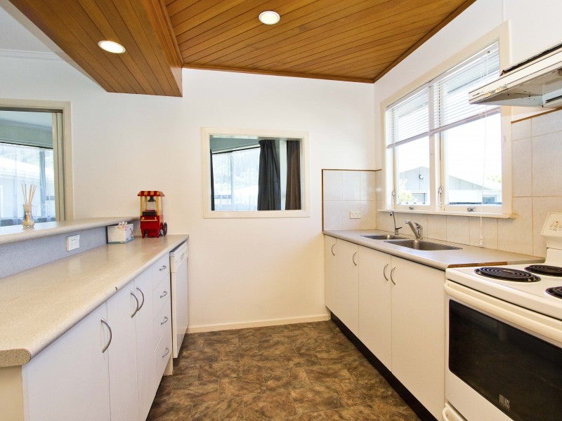 26 Momona Street, Wainuiomata, Lower Hutt - Carousel 2