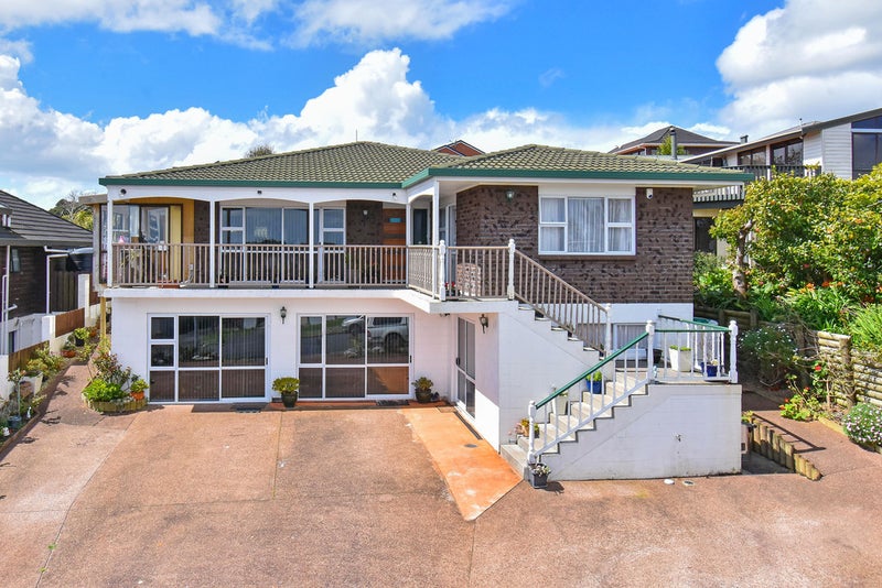 9 Sophora Place, Totara Heights, Auckland - Carousel 1