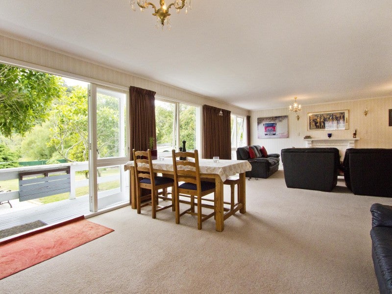 31 Poole Crescent, Wainuiomata, Lower Hutt - Carousel 2