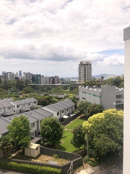 5Q/16 Burton Street, Grafton, Auckland - Carousel 1