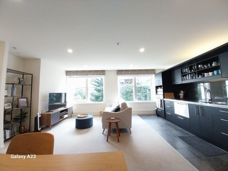 2C/123 Molesworth Street, Thorndon, Wellington - Carousel 2