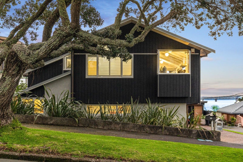 1/104 Stanley Point Road, Stanley Point, Auckland - Carousel 1