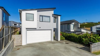 5 Flotilla Place, Long Bay, Auckland - Carousel 1