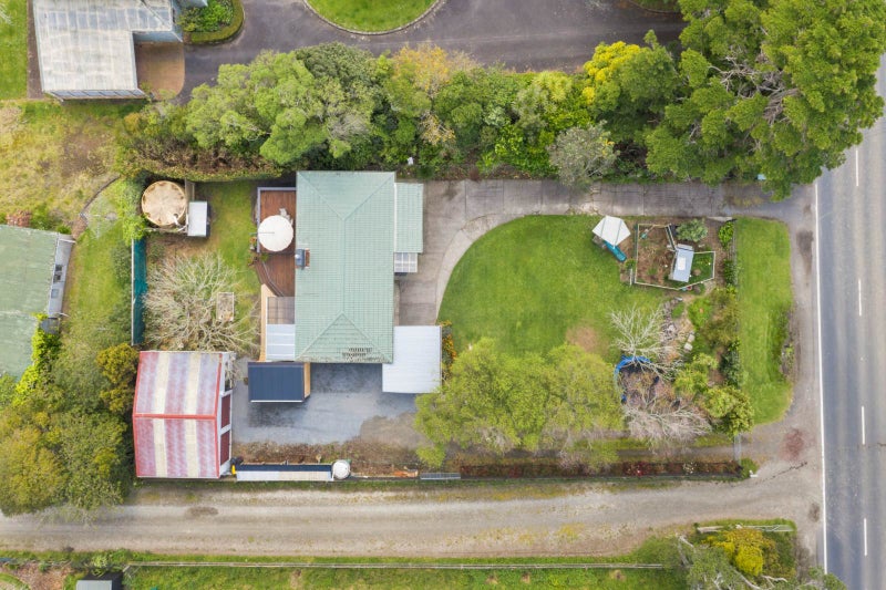 468 Waitakere Road, Henderson - Carousel 21