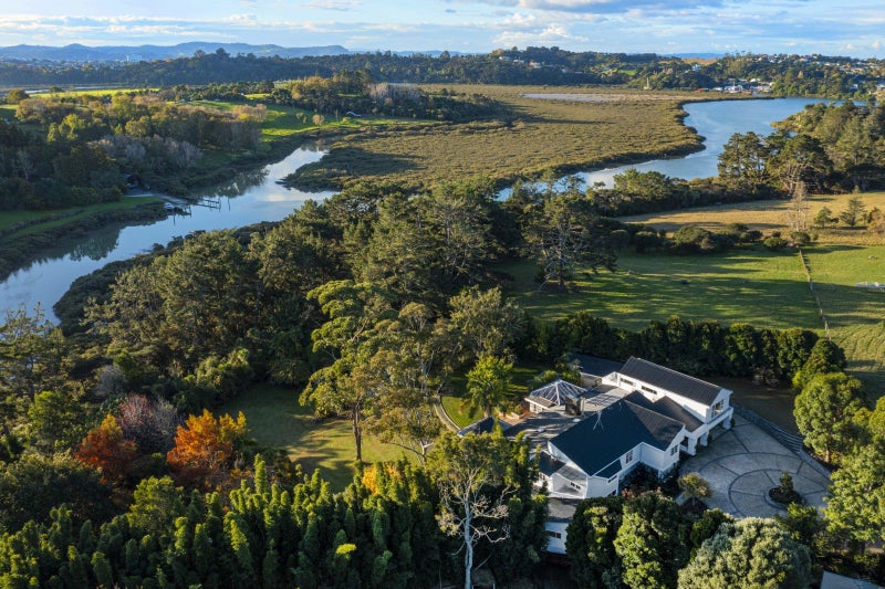 11 Pinestead Reach, Stillwater, Silverdale - Carousel 1