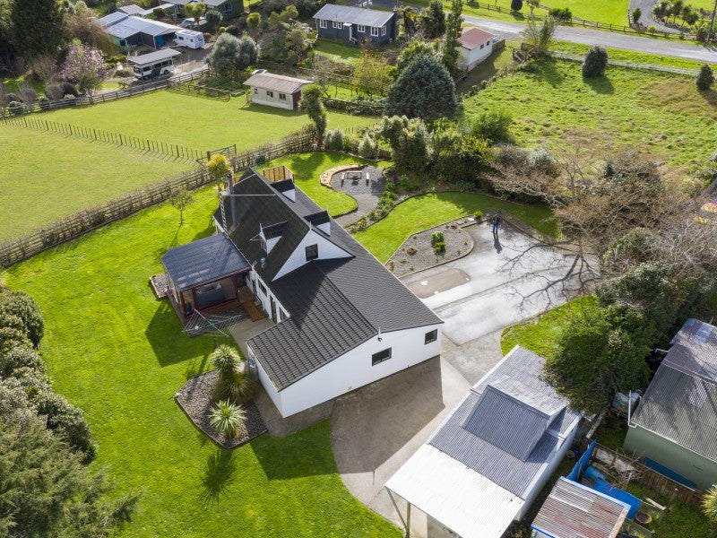 3A Victoria Terrace, Ohau, Levin - Carousel 1