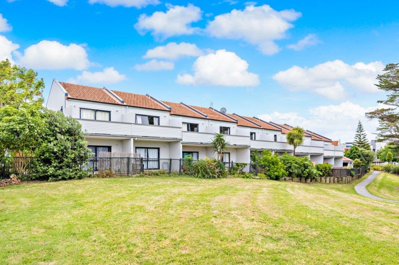 59/21 Armoy Drive, East Tamaki, Auckland - Carousel 1