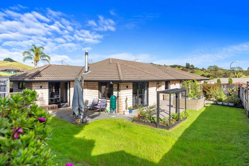 9 Lark Place, Welcome Bay, Tauranga - Carousel 1