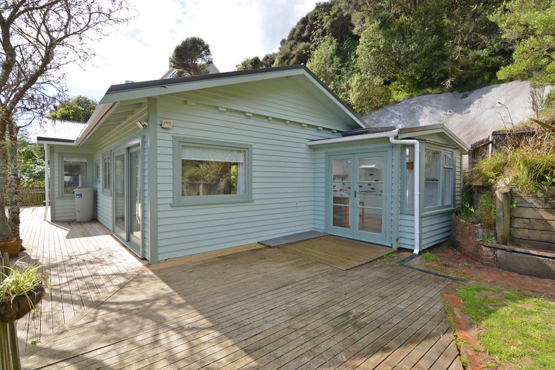 48 Cluny Road, Plimmerton, Porirua - Carousel 1