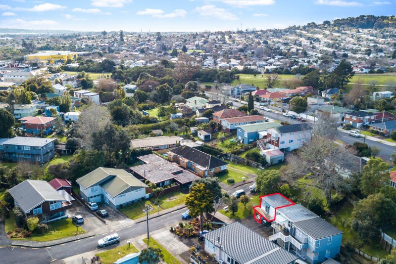 1/2 Waitati Place, Avondale, Auckland - Carousel 2