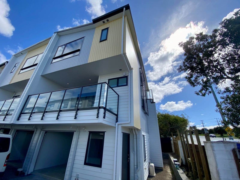 1/954 East Coast Road, Northcross, Auckland - Carousel 18