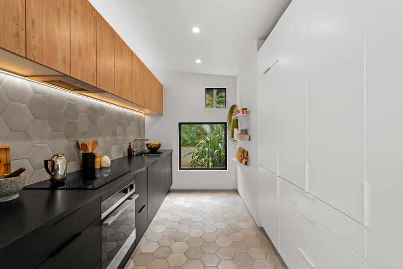 49 Mount Pleasant Road, Aro Valley, Wellington - Carousel 2