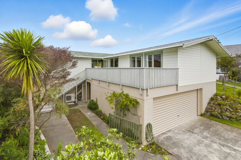 13 Grange Park Avenue, Raumati South, Paraparaumu - Carousel 1