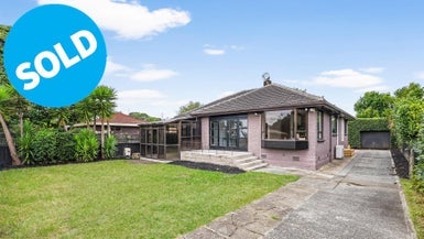 24 Bailey Avenue, Claudelands, Hamilton - Carousel 1