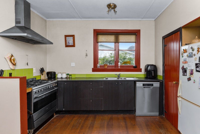 211 Georges Drive, Napier South, Napier - Carousel 1