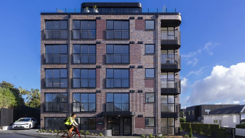 1/2G Finch Street, Morningside, Auckland - Carousel 1