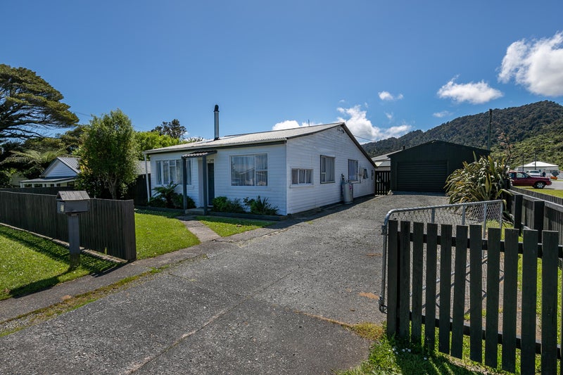 31 Fox Street, Cobden, Greymouth - Carousel 1