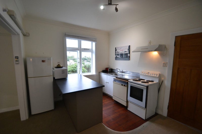 4 Raroa Crescent, Northland, Wellington - Carousel 1