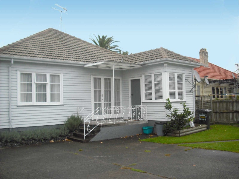 41 Claude Street, Fairfield, Hamilton - Carousel 2