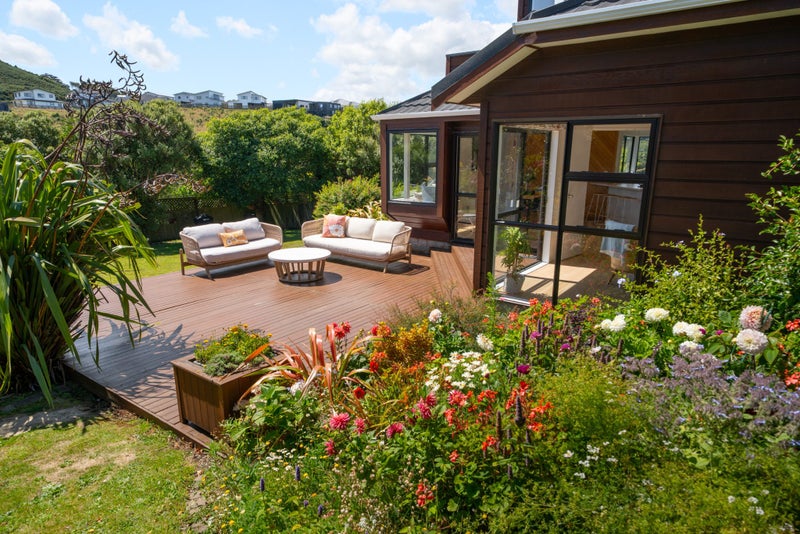 14 Aintree Grove, Churton Park, Wellington - Carousel 2