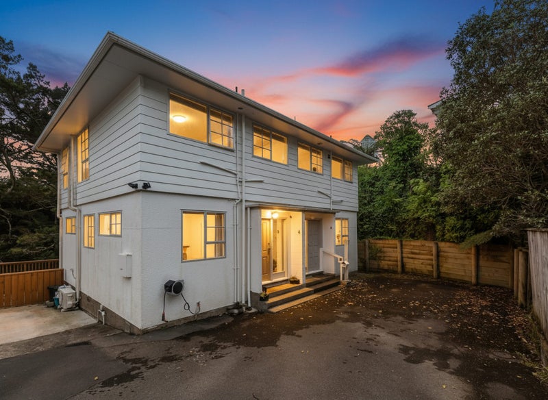 6 Cyril Way, Paparangi, Wellington - Carousel 1