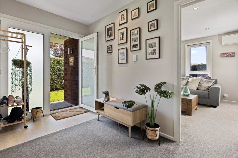 21 La Perouse Place, Northcote, Christchurch - Carousel 1