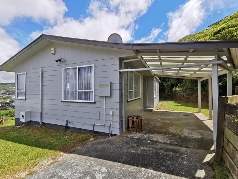 12 Evesham Place, Newlands, Wellington - Carousel 2