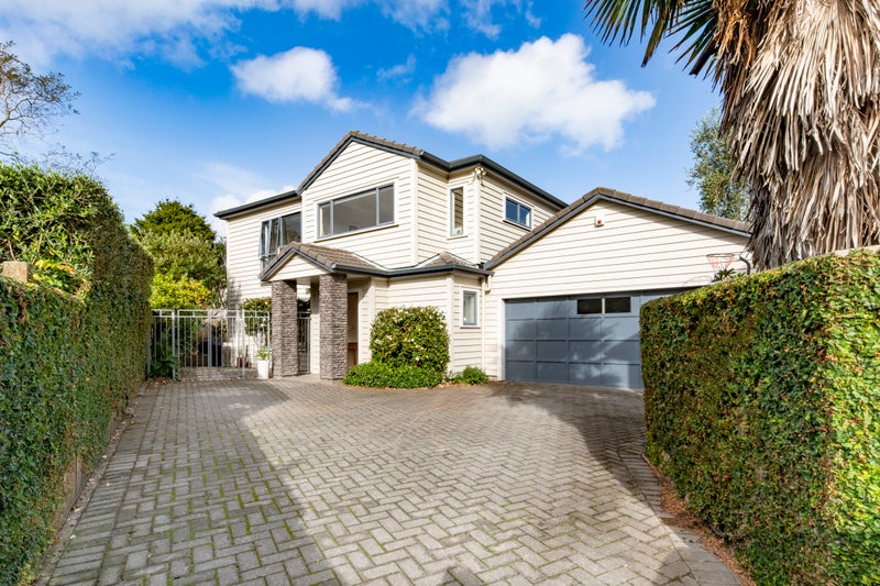 30A Queensway, Three Kings, Auckland - Carousel 1