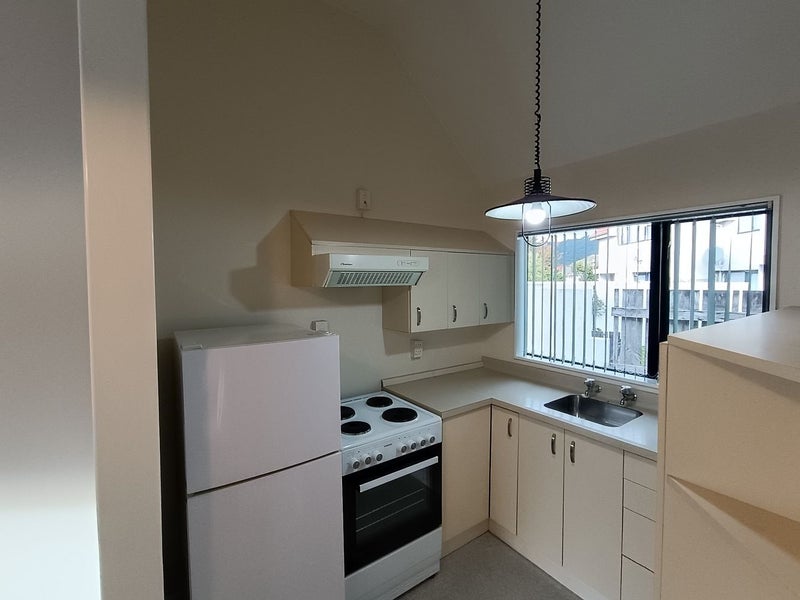 2/988 High Street, Avalon, Lower Hutt - Carousel 1