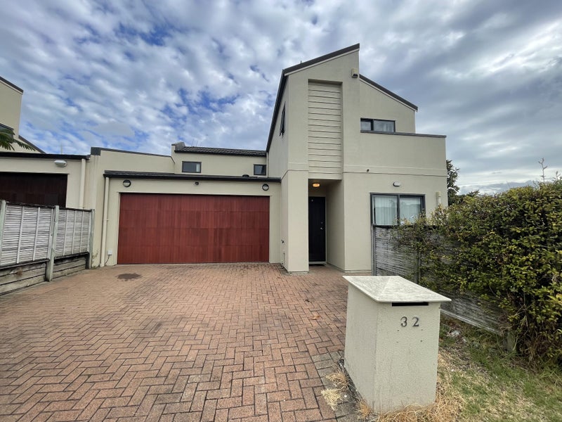 32 Spalding Rise, Golflands, Auckland - Carousel 1