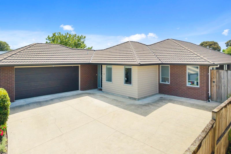 12 Isobel Road, Greenhithe, Auckland - Carousel 2