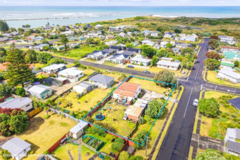 16 Egmont Street, Castlecliff, Whanganui - Carousel 2
