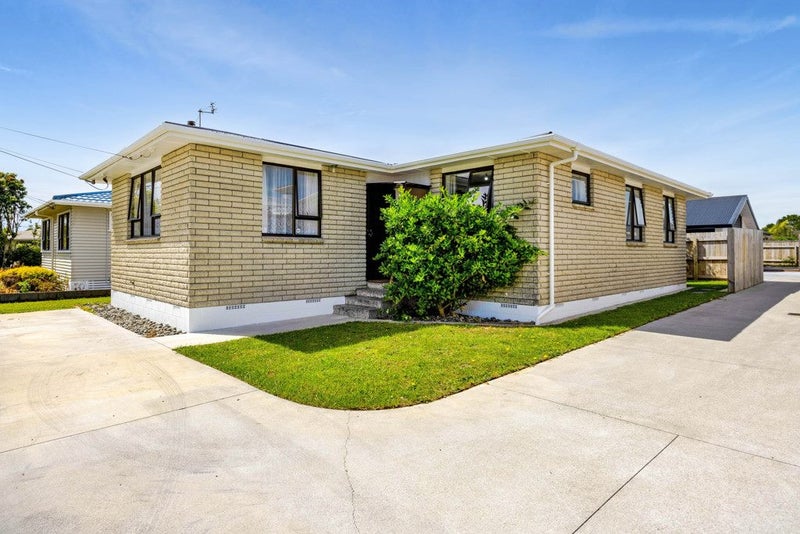 20 Turakina Street, Merrilands, New Plymouth - Carousel 1