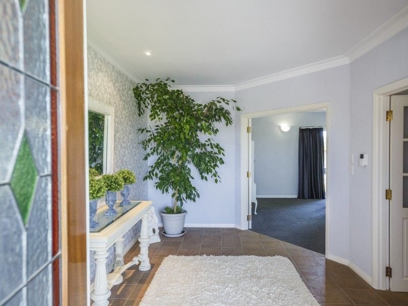 117 Clevely Line, Bunnythorpe, Palmerston North - Carousel 14