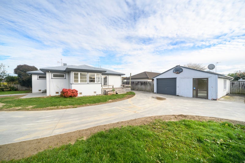 17 Belvedere Crescent, Takaro, Palmerston North - Carousel 2