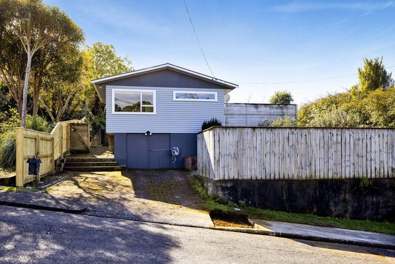 3 Elizabeth Place, Ferndale, New Plymouth - Carousel 1